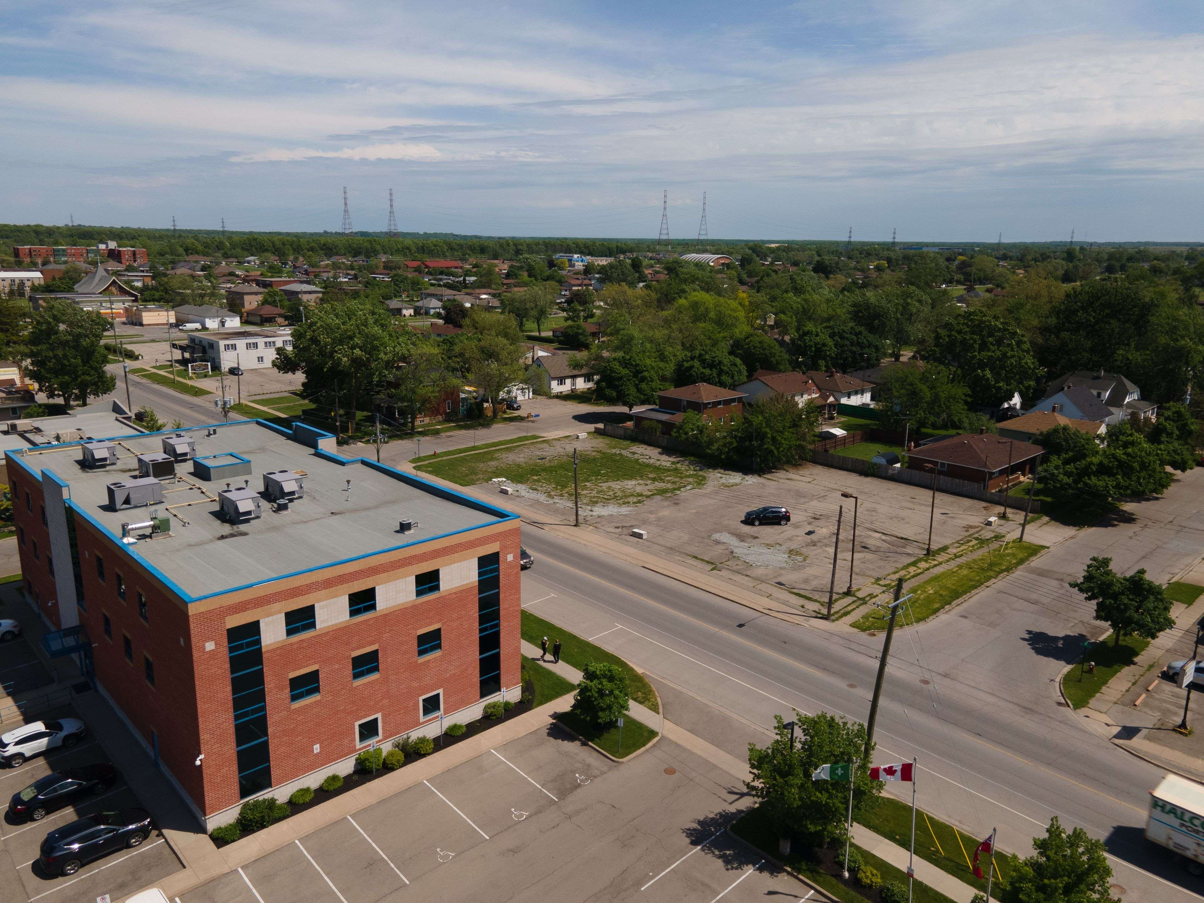 Welland, ON L3B 3Y6,811 East Main ST