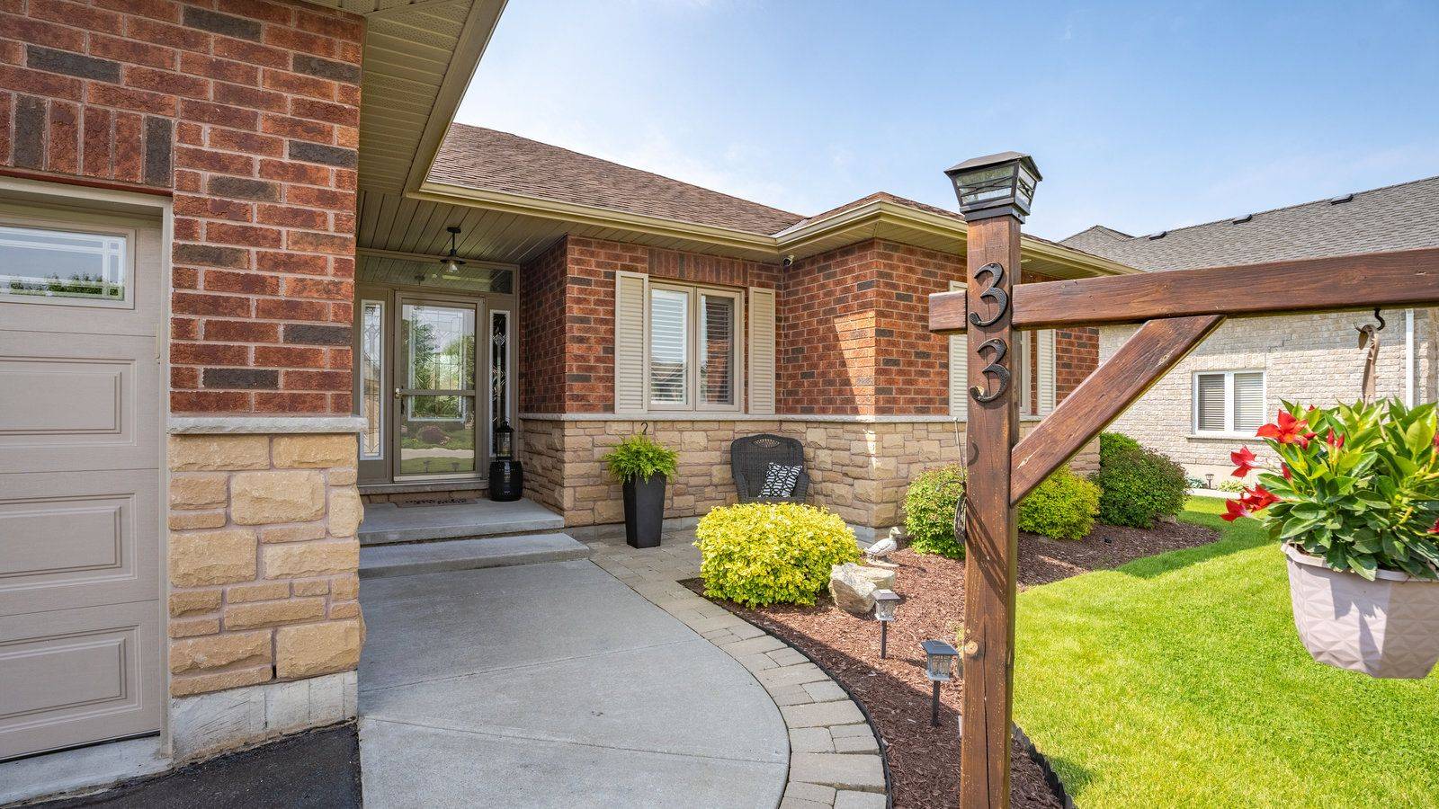 Norfolk, ON N4B 3E1,33 Melody DR