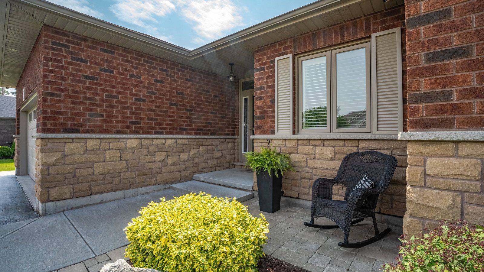 Norfolk, ON N4B 3E1,33 Melody DR