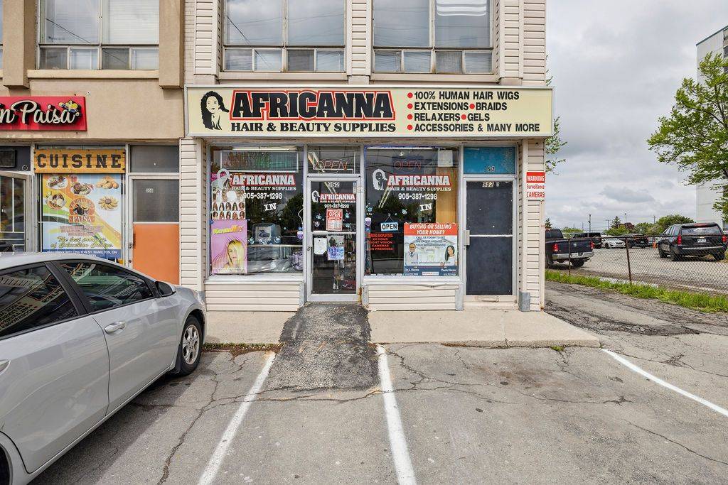 952 Upper Wellington ST, Hamilton, ON L9A 3S2