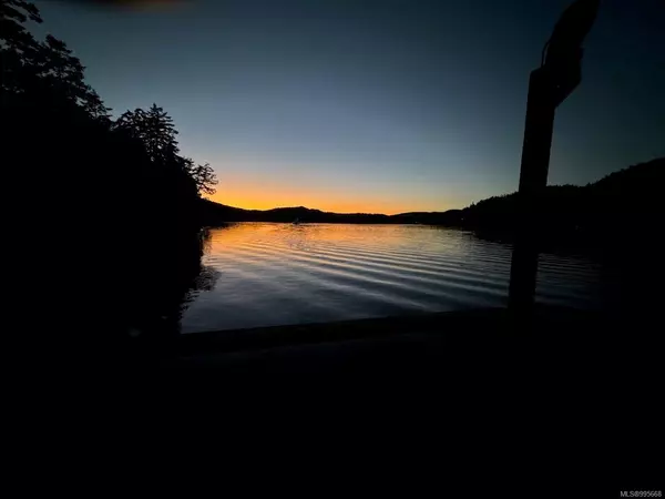 Pender Island, BC V0N 2M2,6903 Shark Pl