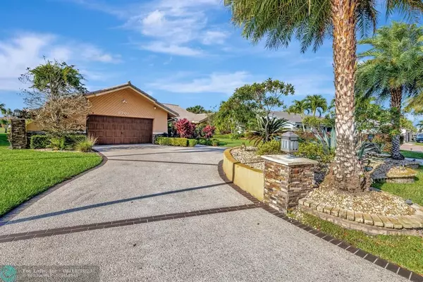Tamarac, FL 33321,8701 Banyan Ct