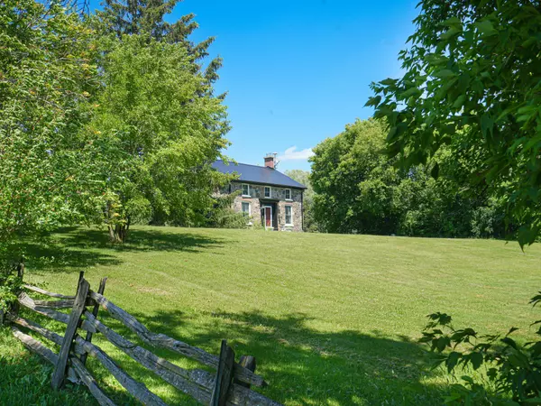 Mulmur, ON L9V 0R6,528375 5th Side Road