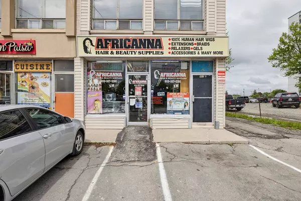 952 Upper Wellington ST, Hamilton, ON L9A 3S2