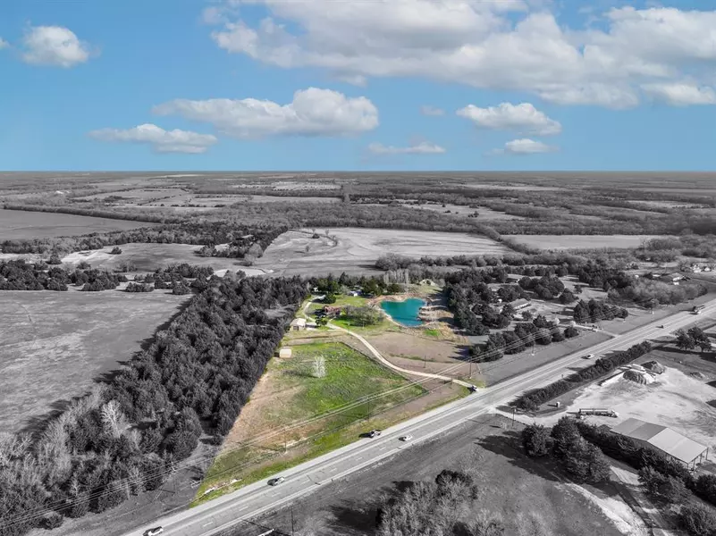 10024 S State Highway 121, Trenton, TX 75490