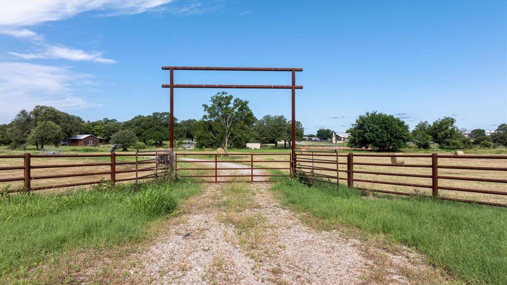 3099 Cabaniss Lane, Weatherford, TX 76088