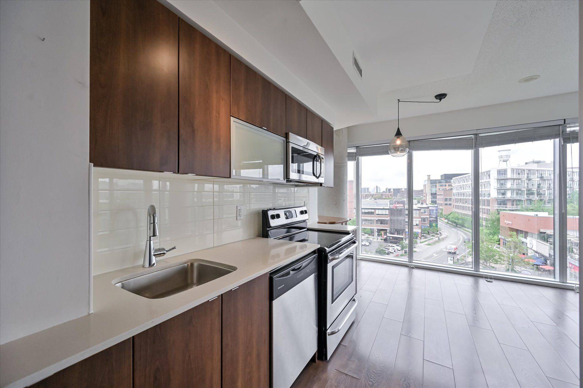 Toronto C01, ON M6K 3R5,150 East Liberty ST #615