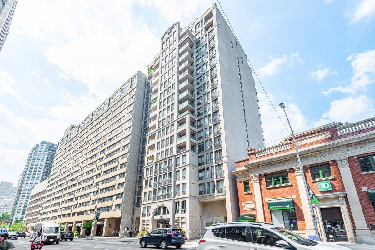 Toronto C09, ON M4W 3W9,388 Bloor ST E #1902