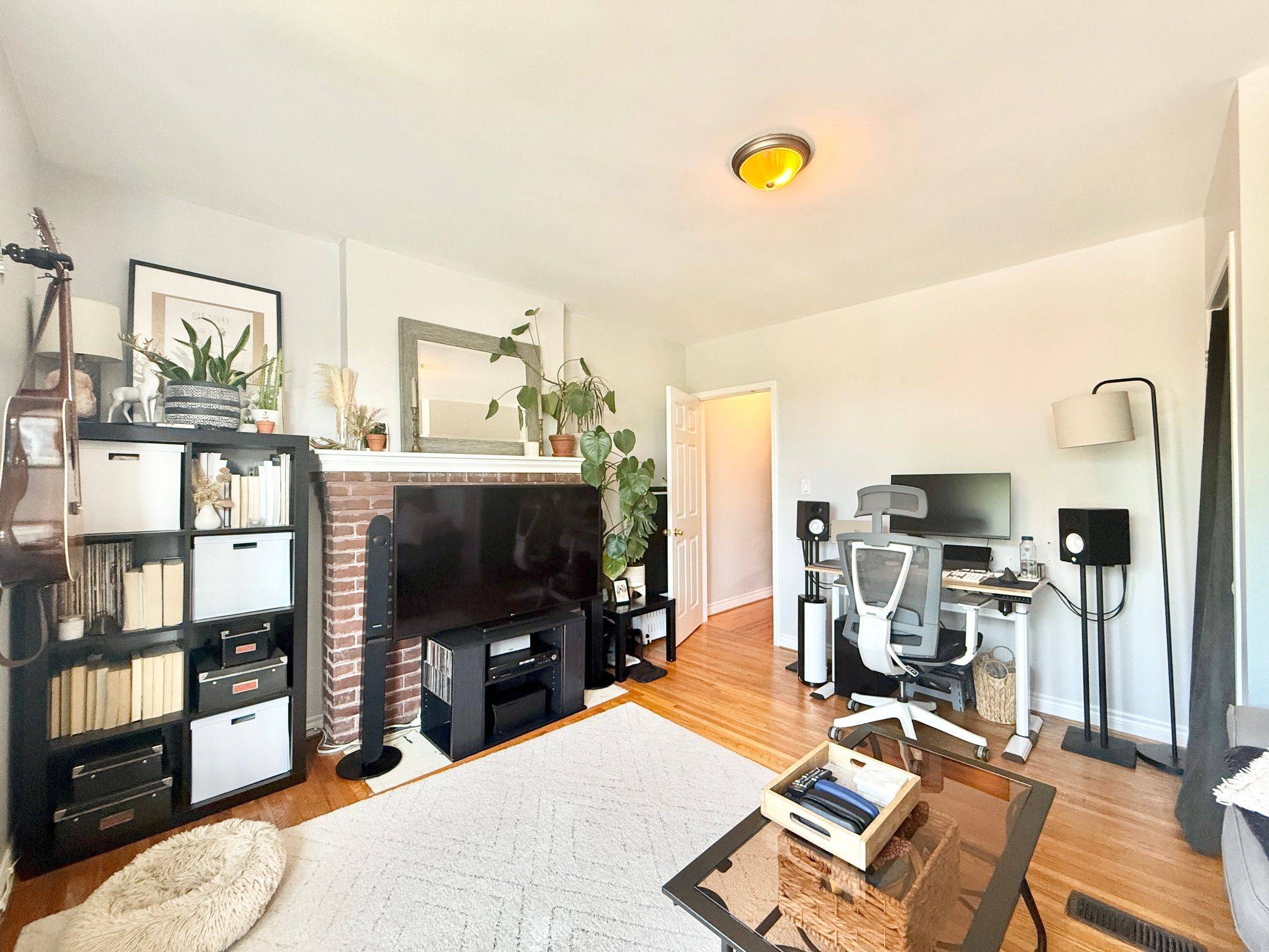 Toronto E01, ON M4L 2P8,161 Greenwood AVE #2nd Floor