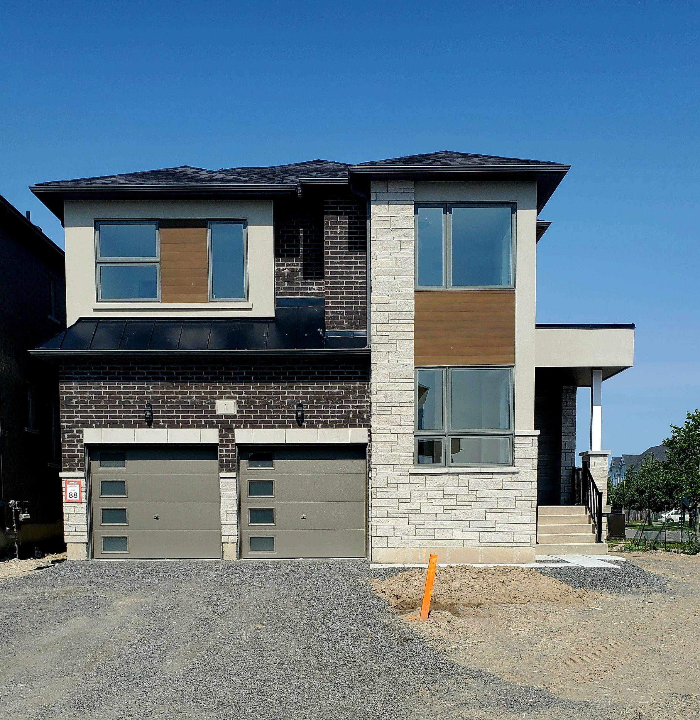 1 Rogerson ST E, Clarington, ON L1B 0W4