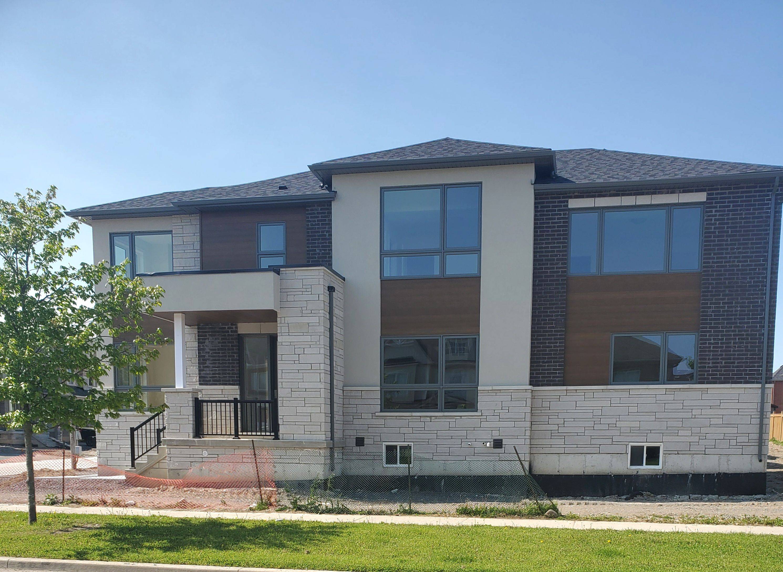 Clarington, ON L1B 0W4,1 Rogerson ST E
