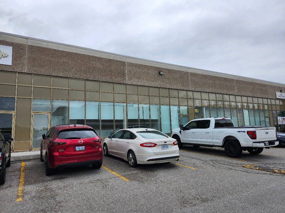 Richmond Hill, ON L4B 4N6,1550 16th AVE #A13
