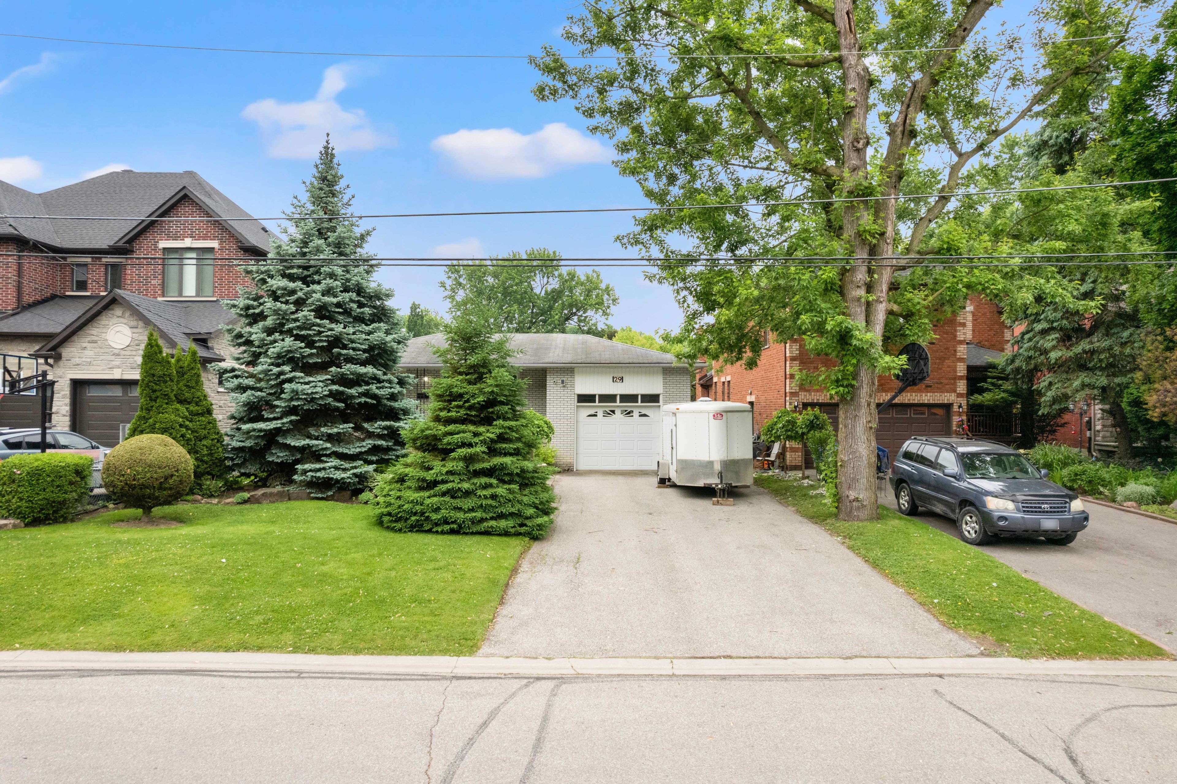 29 Woodview RD, Vaughan, ON L4L 2V3