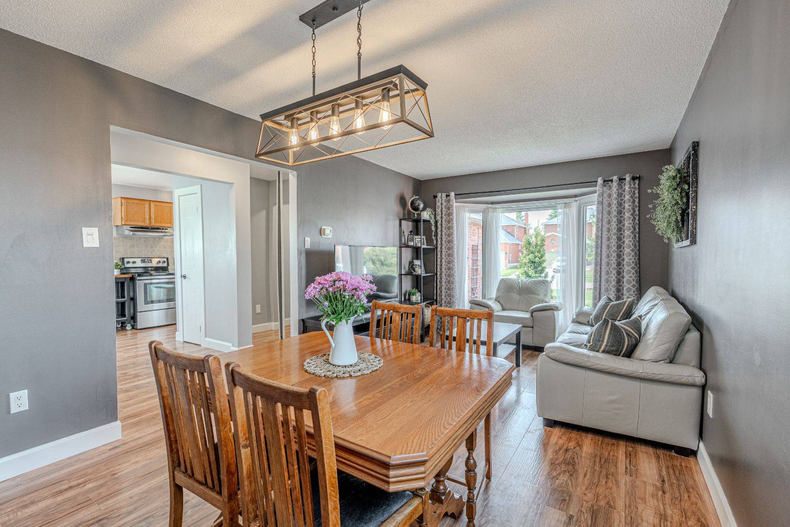 Barrie, ON L4N 6Z6,40 Grasett CRES