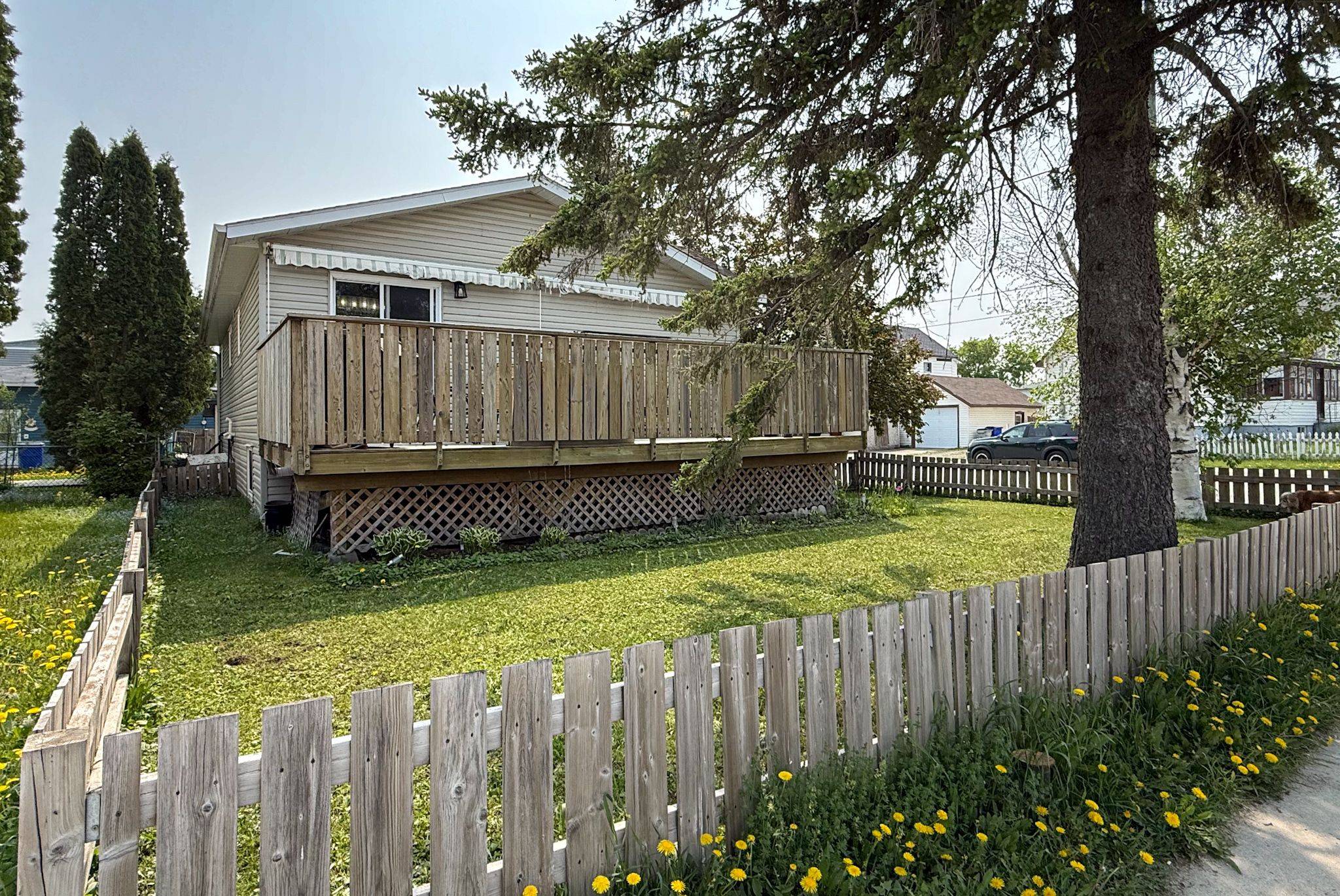 Timmins, ON P0N 1H0,124 Shamrock AVE