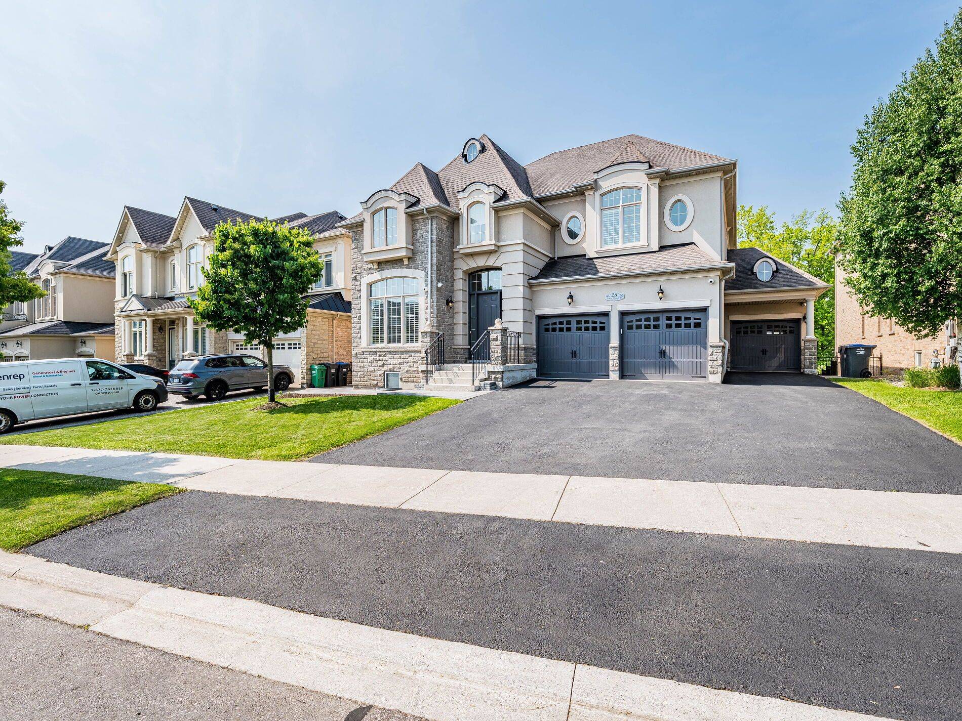 Brampton, ON L6X 2X5,28 Elbern Markell DR