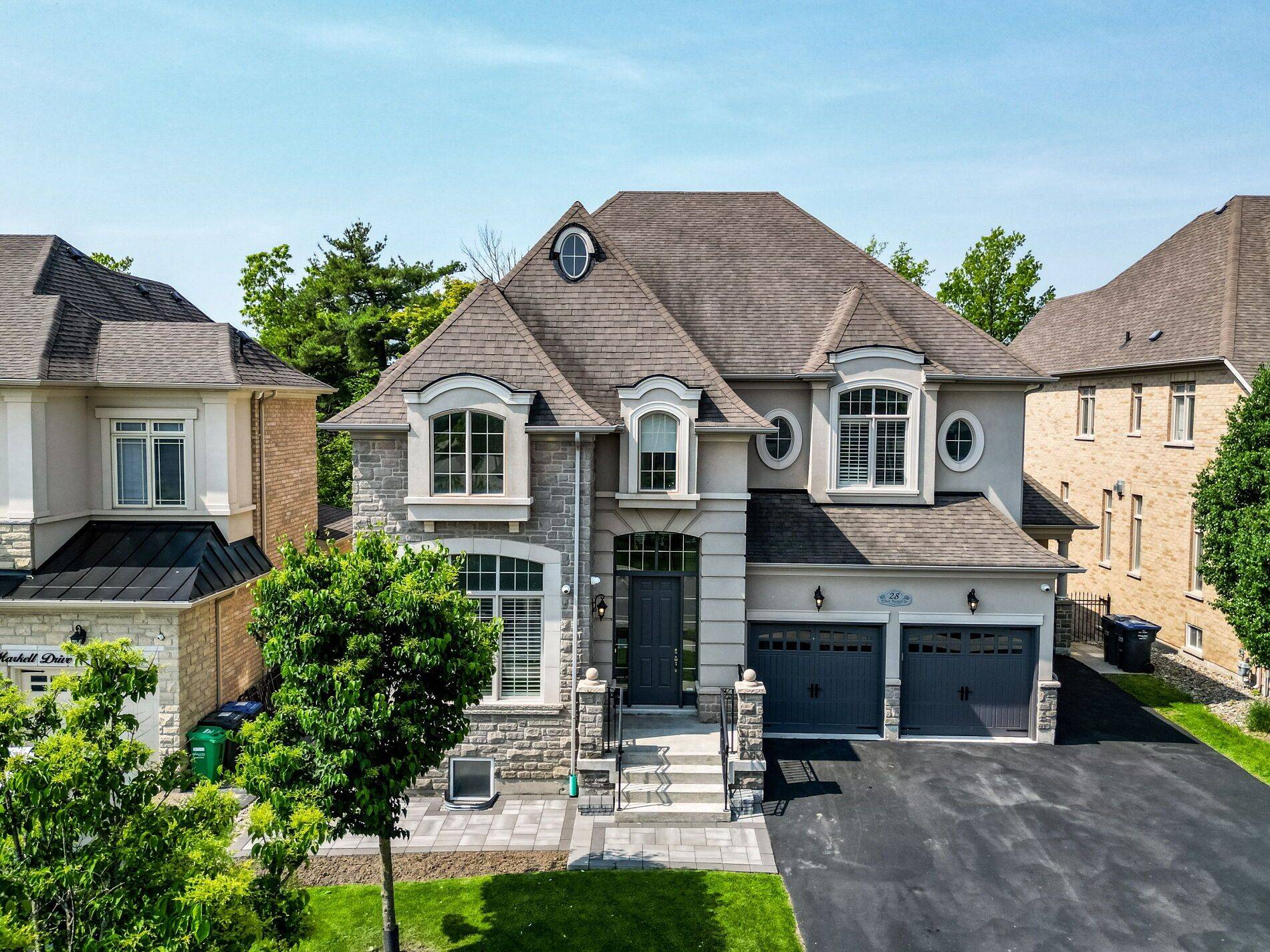 Brampton, ON L6X 2X5,28 Elbern Markell DR