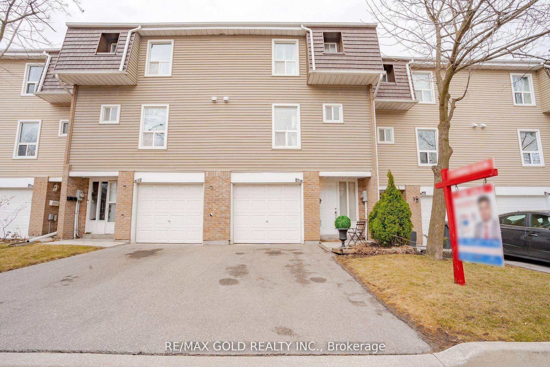 64 Enmount DR, Brampton, ON L6T 4C9