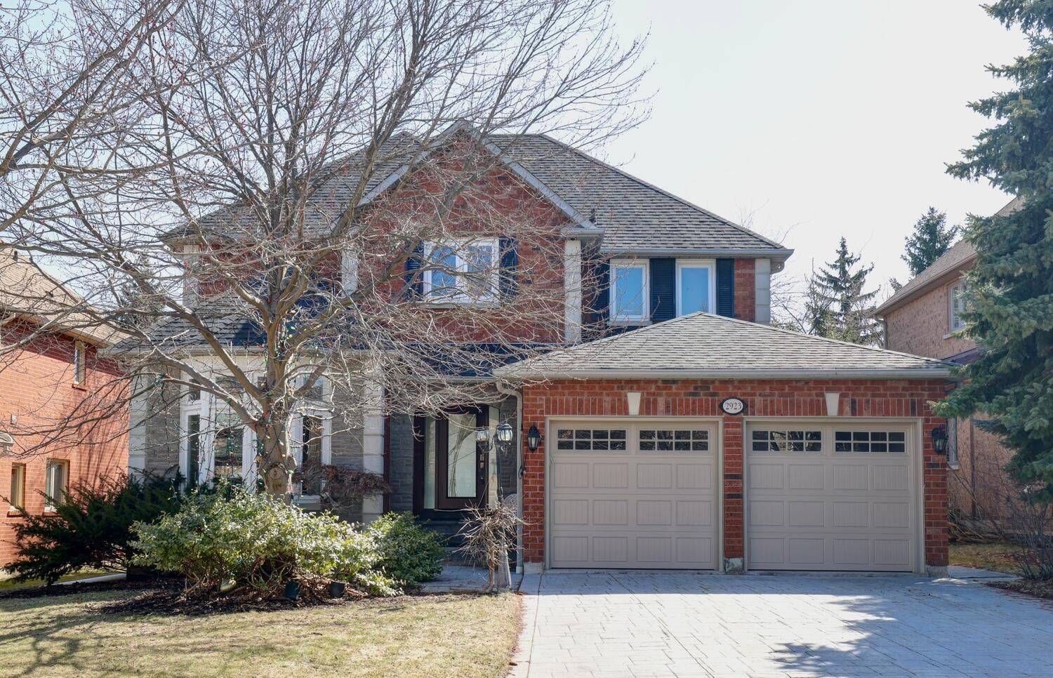 2923 Hammond RD, Mississauga, ON L5K 2M2