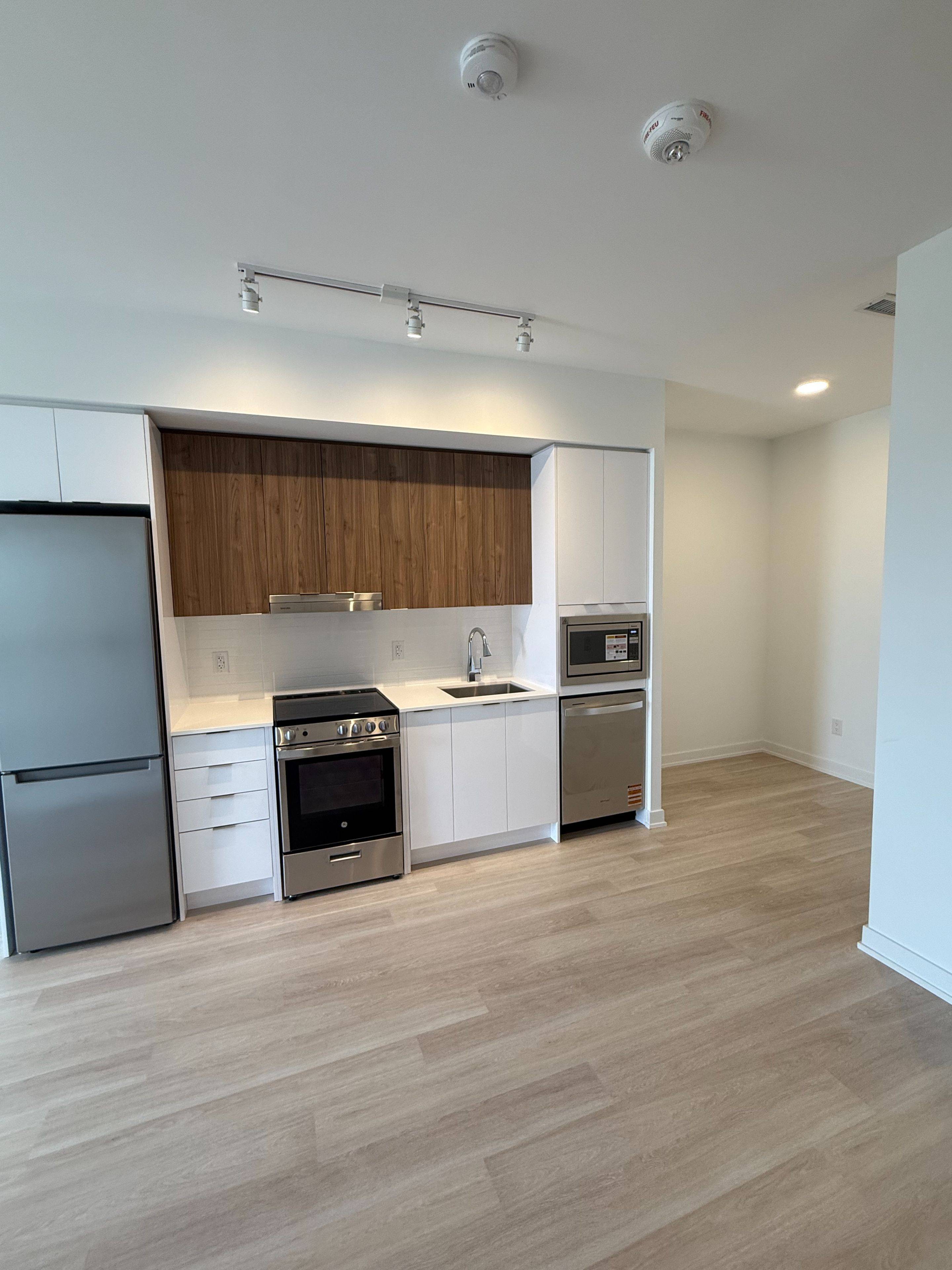 Mississauga, ON L4Z 0C9,5105 Hurontario ST #634
