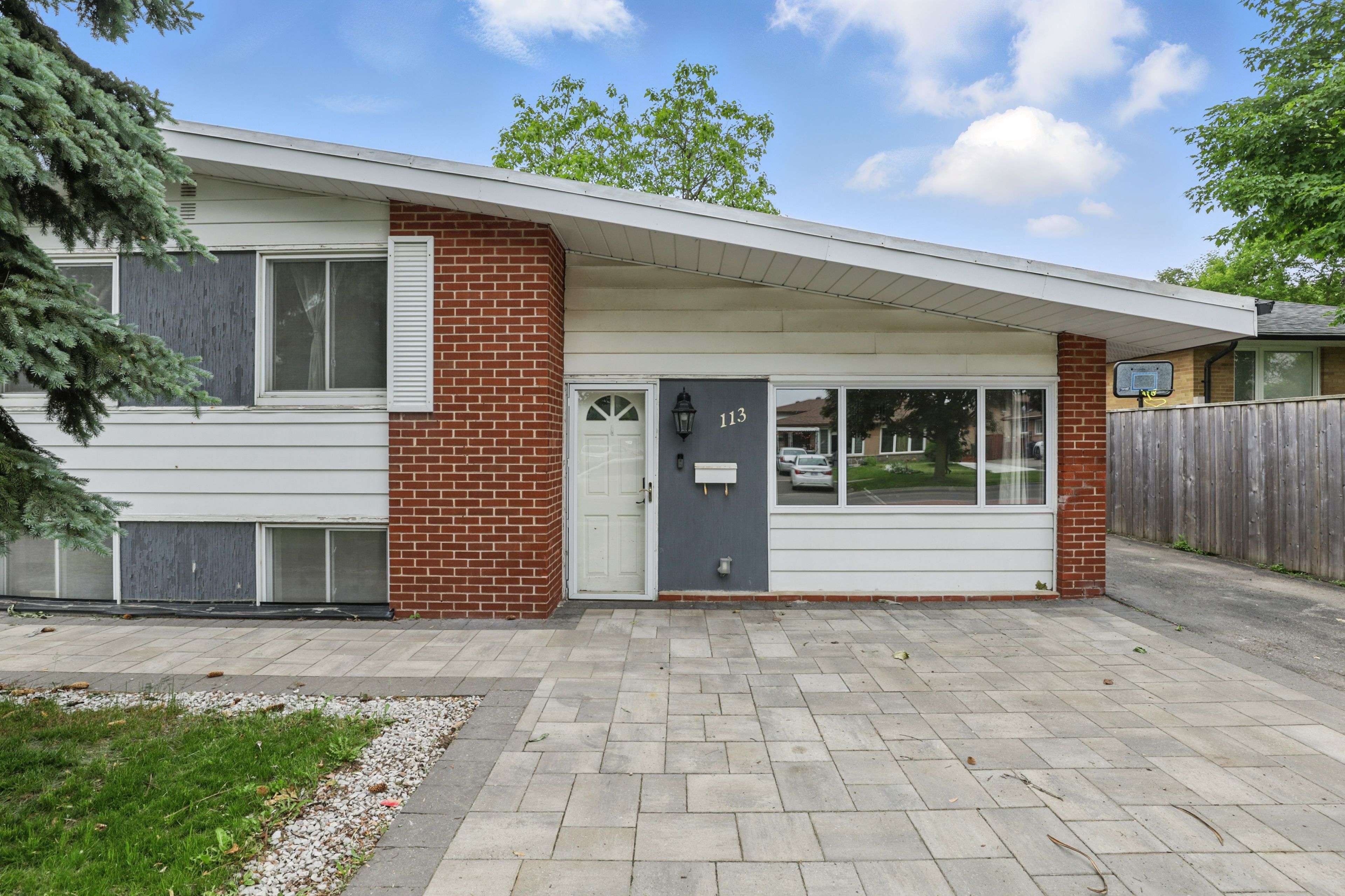 Brampton, ON L6W 1T1,113 Clarence ST