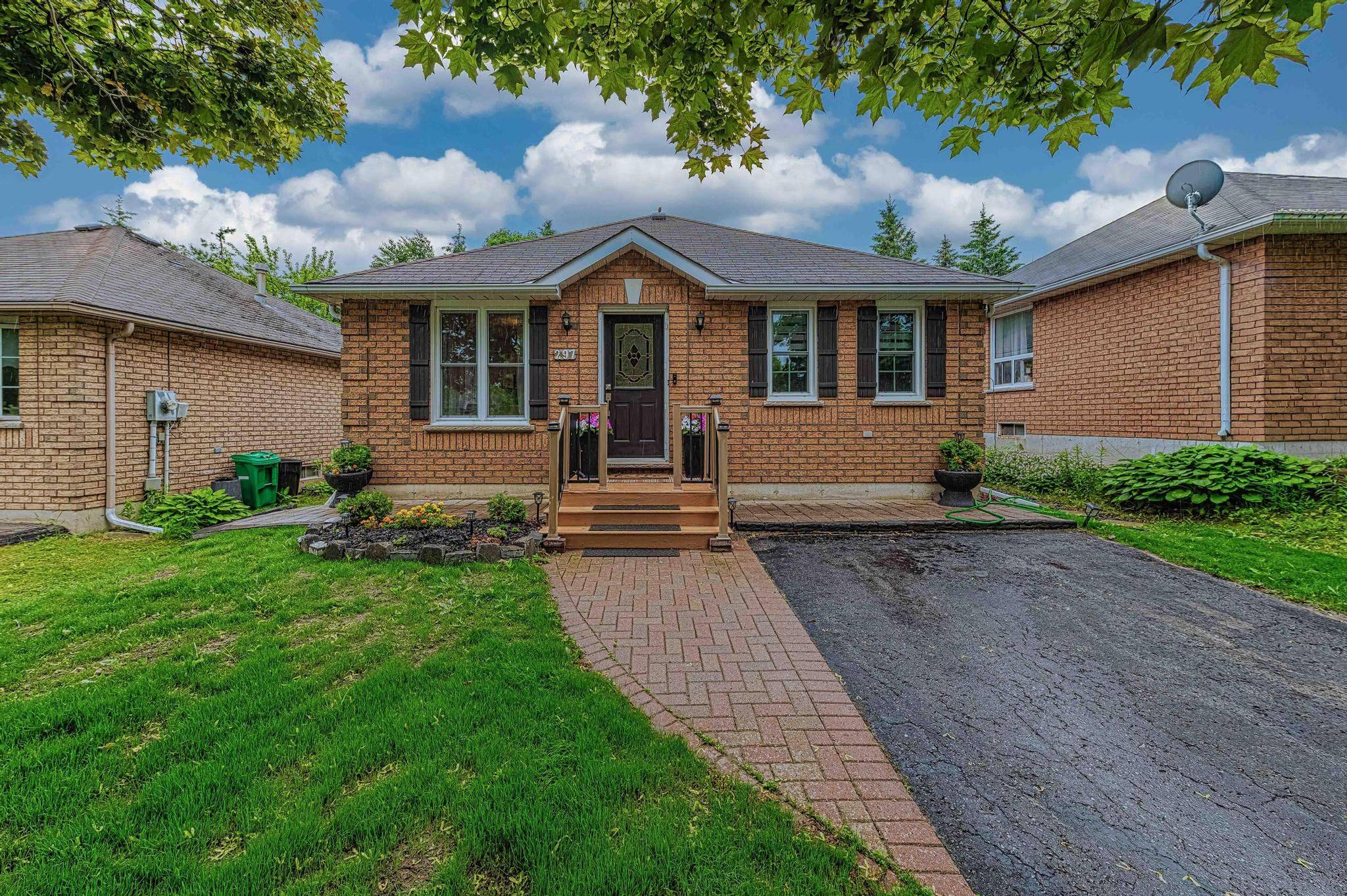 297 Towerhill RD, Peterborough North, ON K9H 7N1