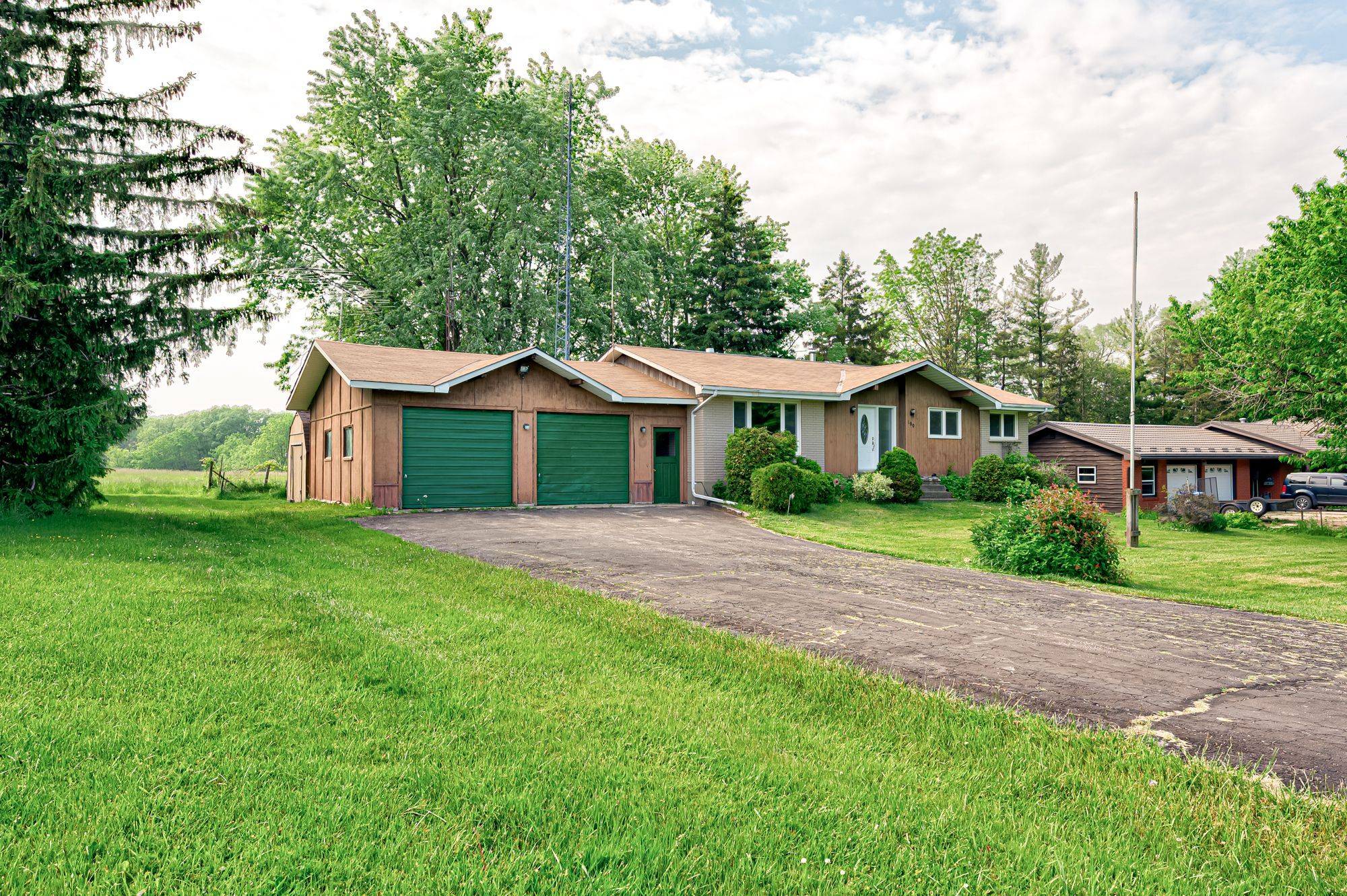 190 Avonton RD, Perth South, ON N5A 6S6