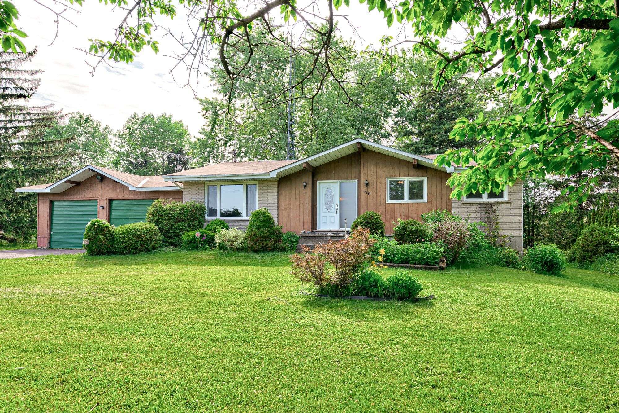 Perth South, ON N5A 6S6,190 Avonton RD