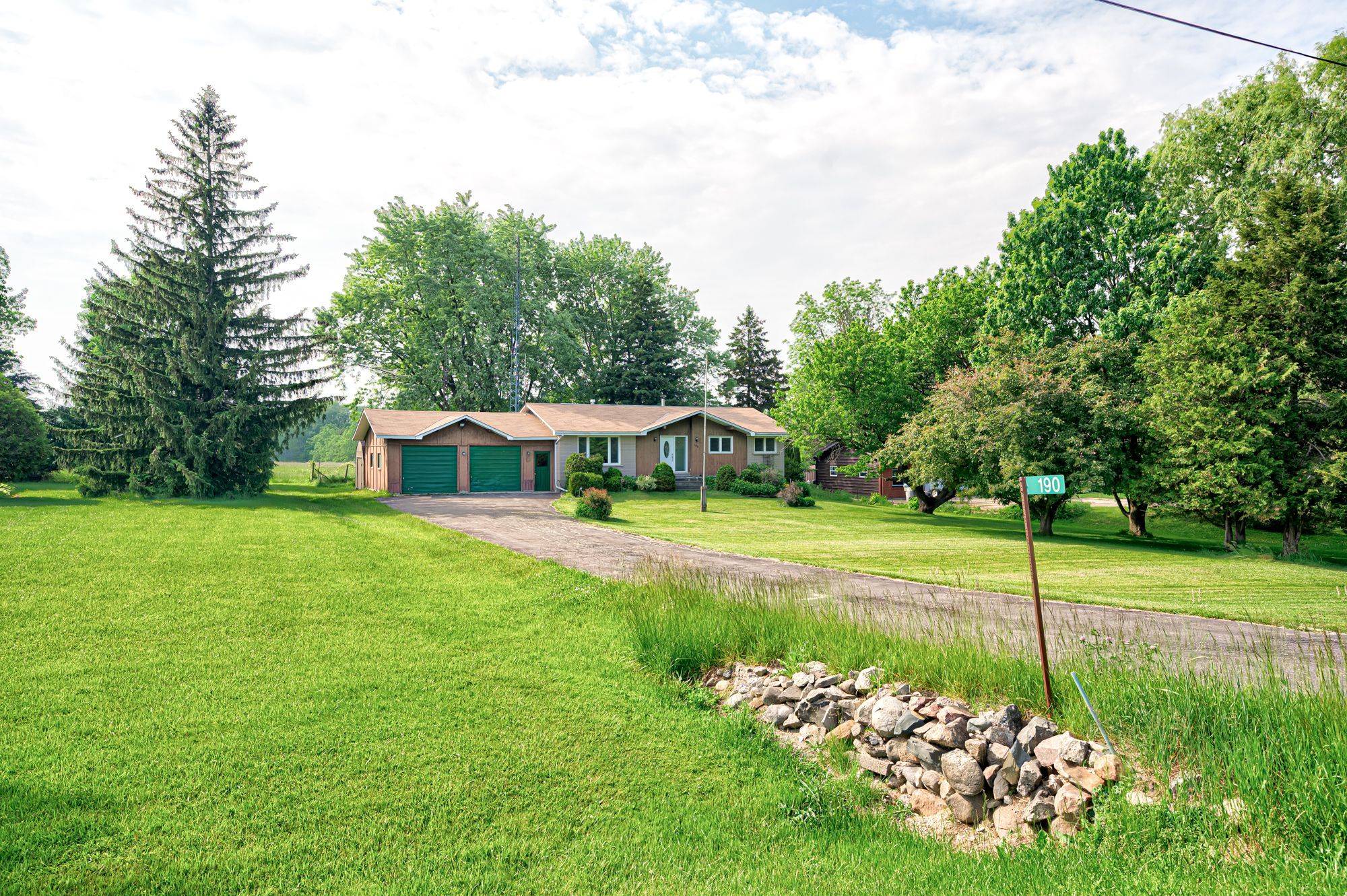 Perth South, ON N5A 6S6,190 Avonton RD