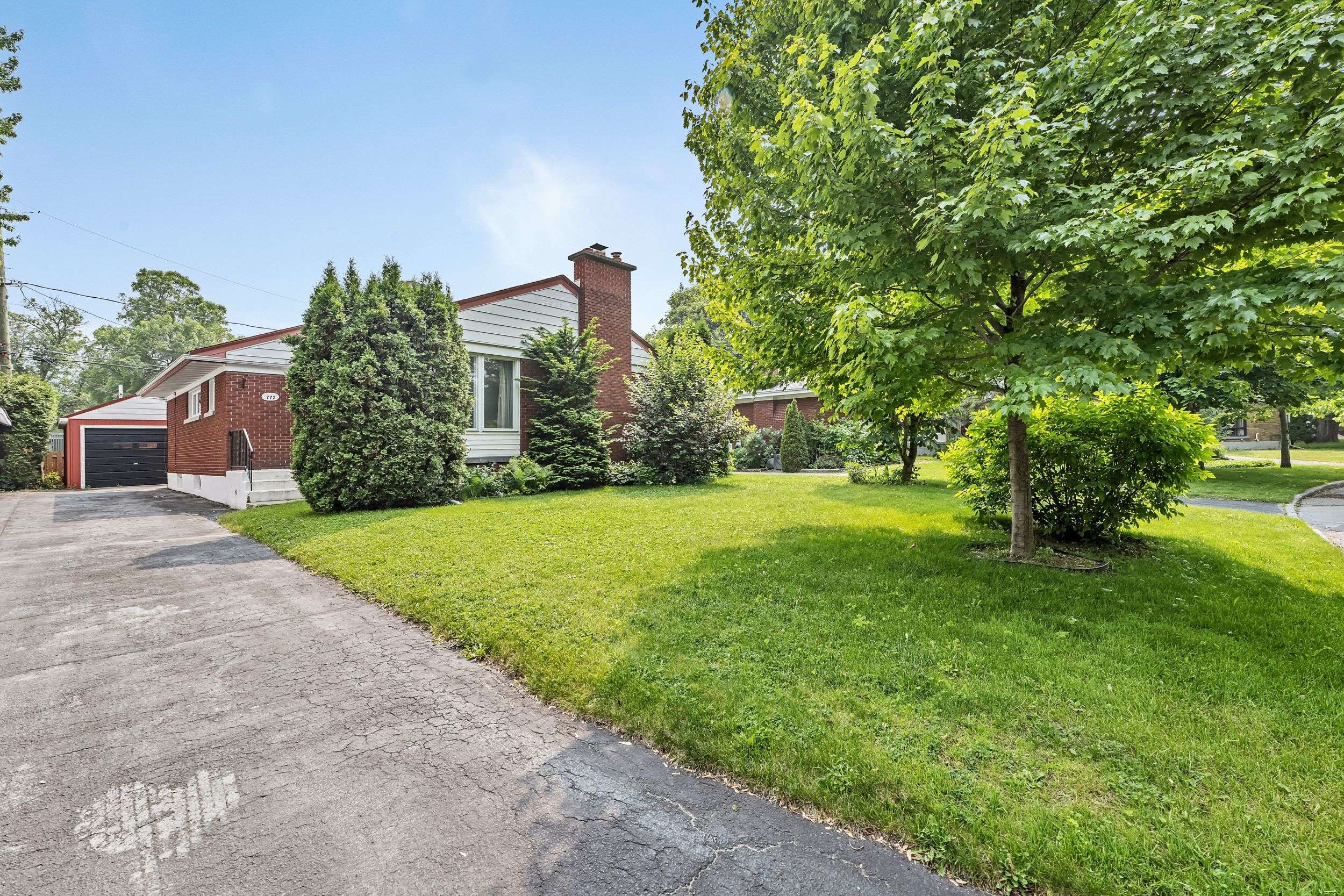 Elmvale Acres And Area, ON K1G 1S3,772 Wingate DR