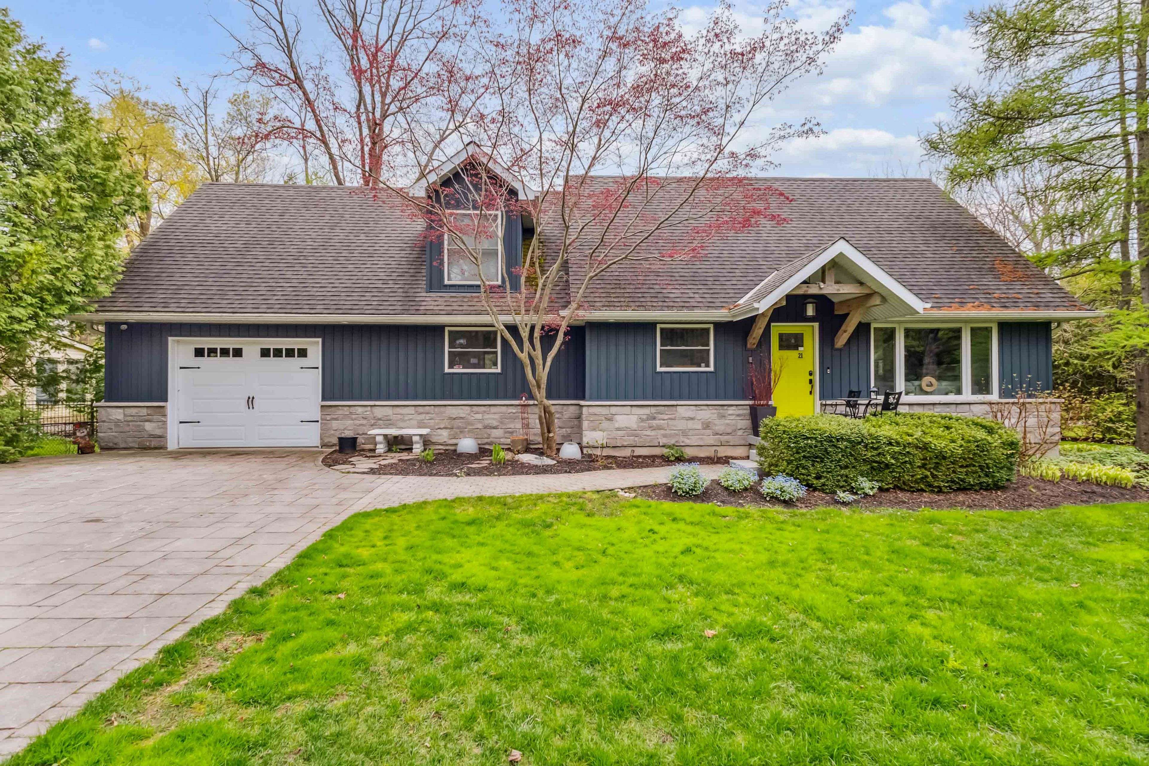 21 Chiniquy ST, Bluewater, ON N0M 1G0