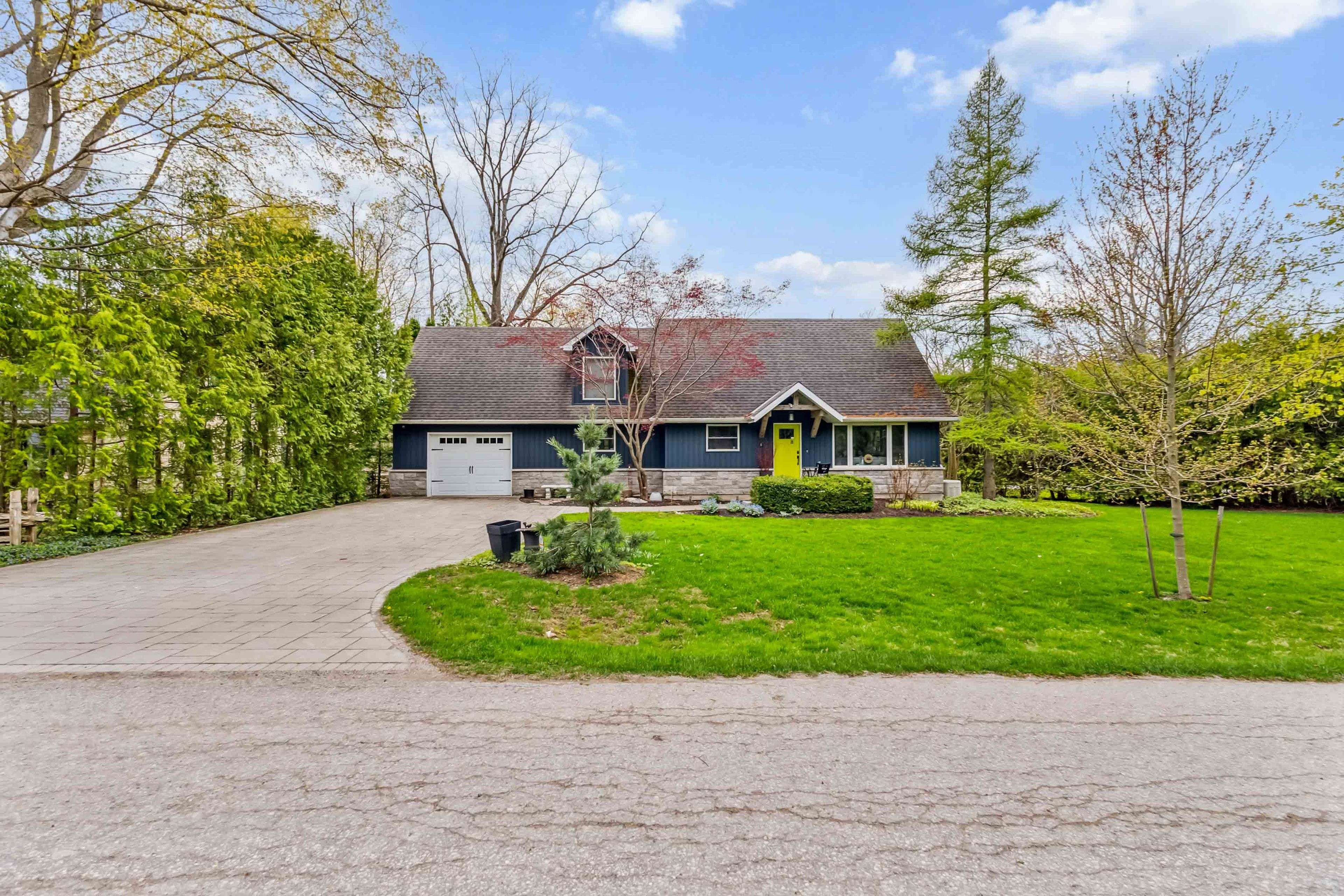 Bluewater, ON N0M 1G0,21 Chiniquy ST