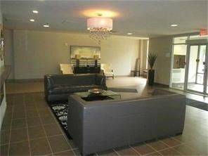 Hamilton, ON L8P 2C3,90 Charlton AVE W #503