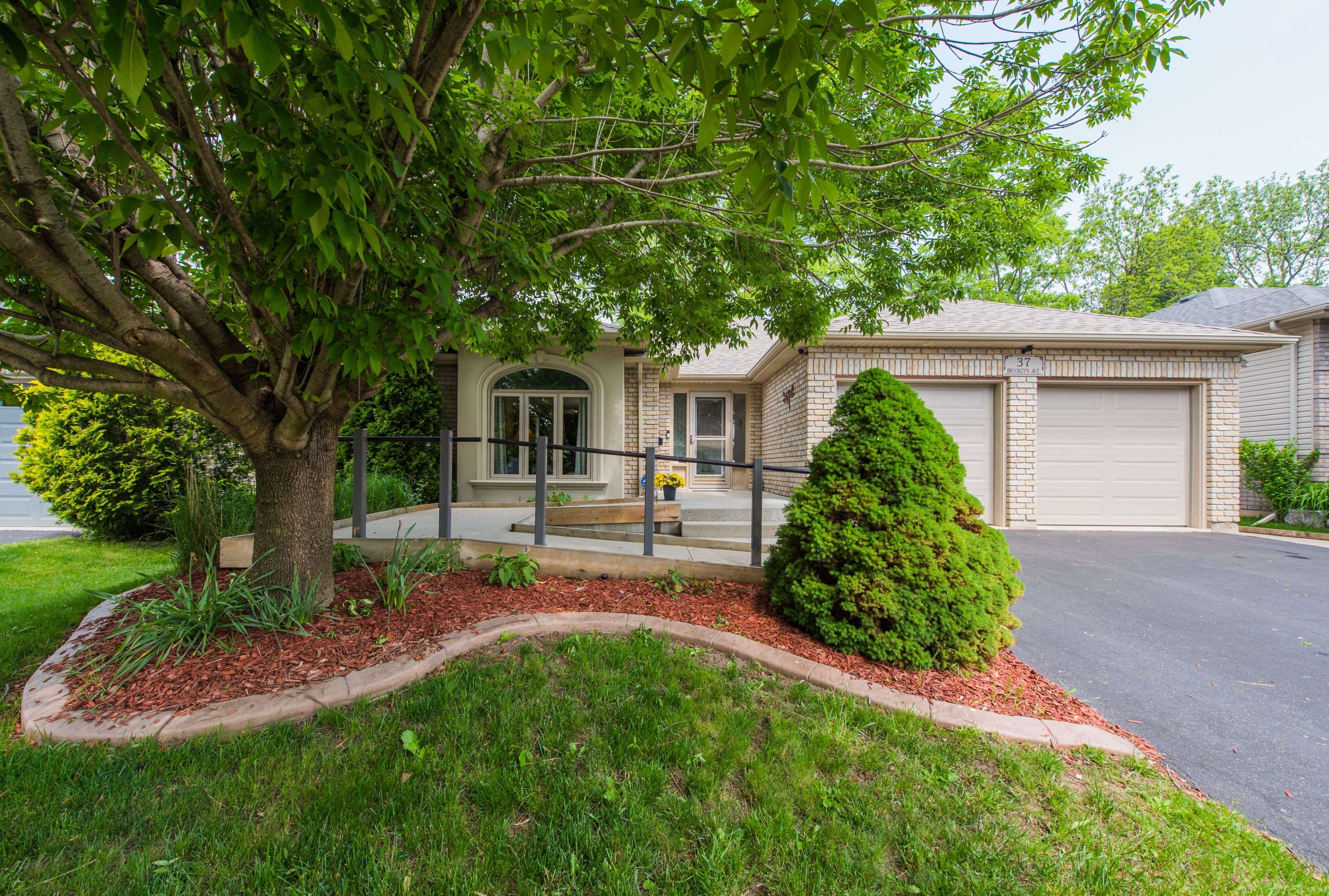 37 Brooklyn AVE, Brantford, ON N3T 1B5