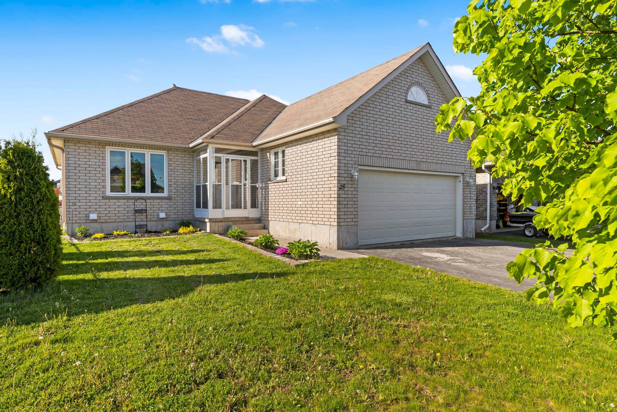 25 Springdale DR, Kawartha Lakes, ON K9V 4R1