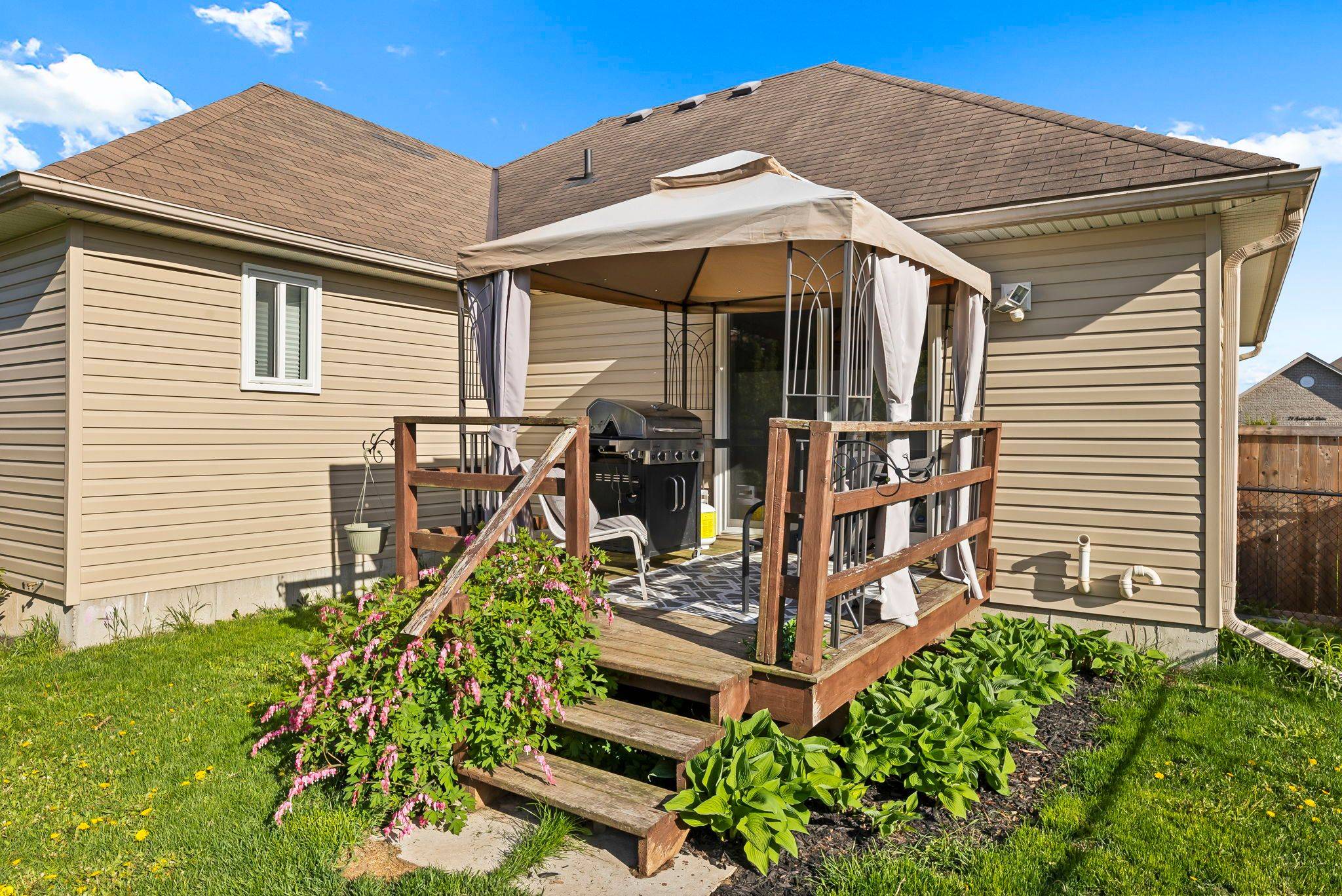 Kawartha Lakes, ON K9V 4R1,25 Springdale DR