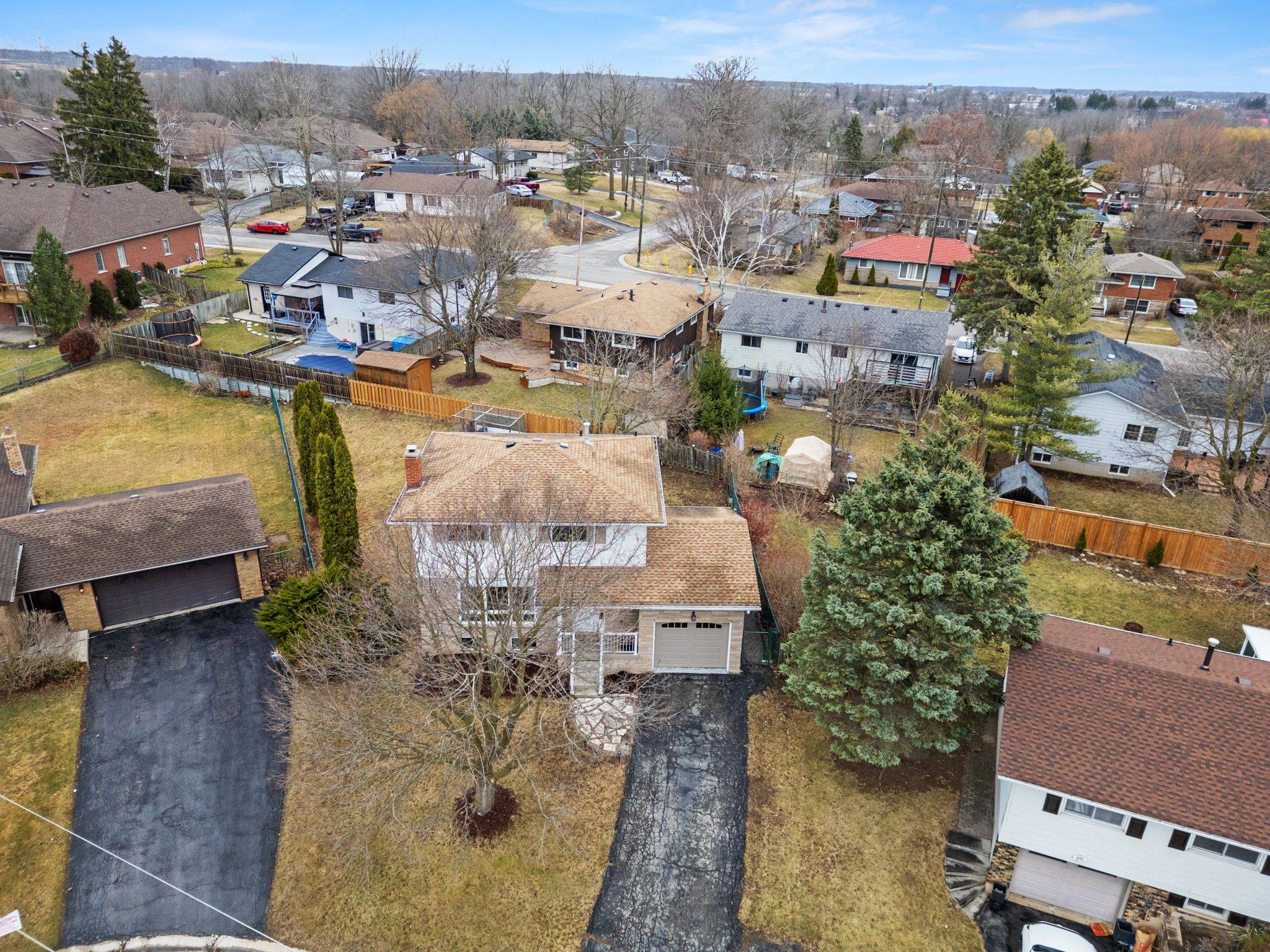 Haldimand, ON N3W 1J8,102 Dundee DR