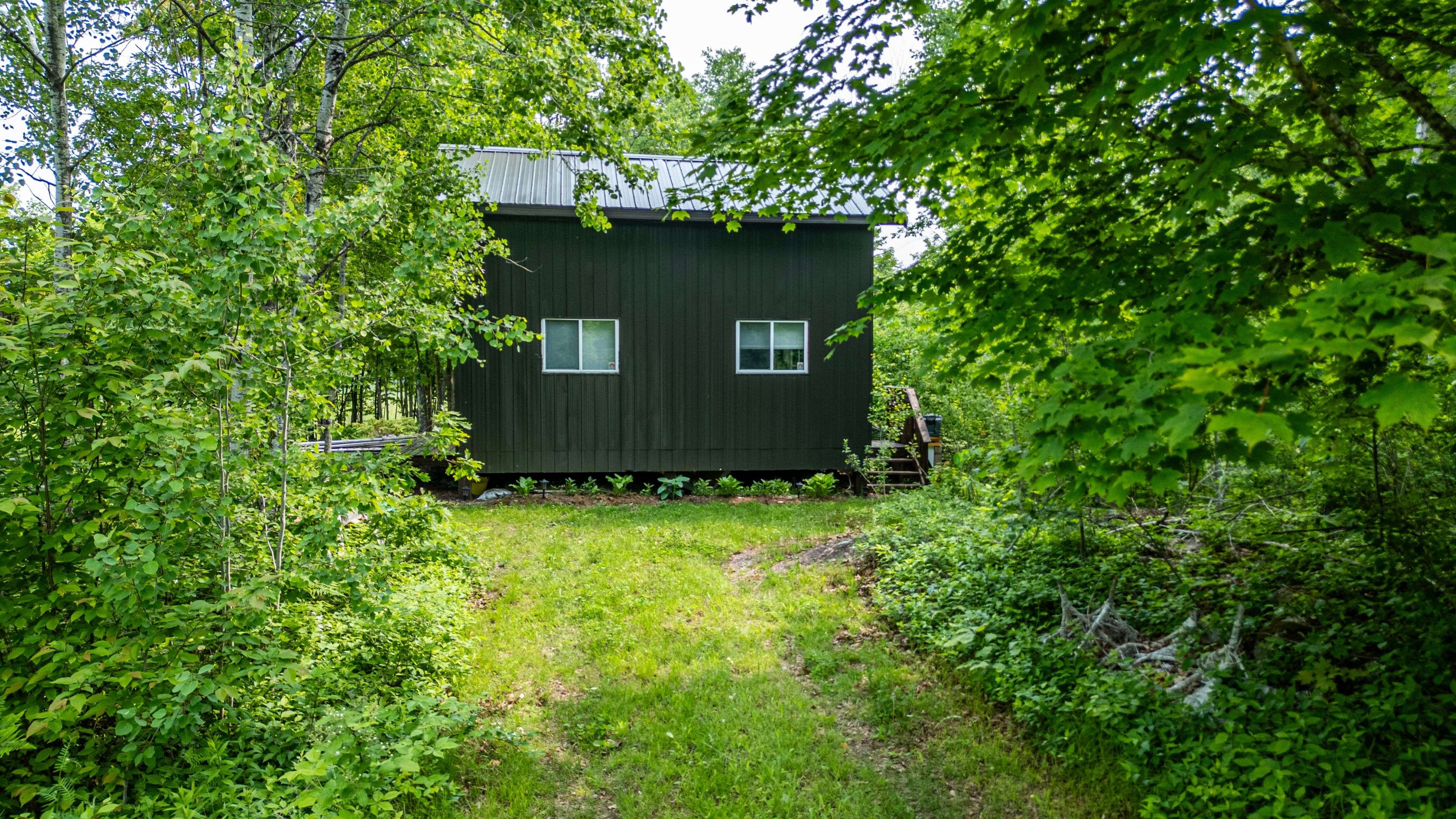 Rideau Lakes, ON K0G 1X0,384 Big Crosby Lake RD