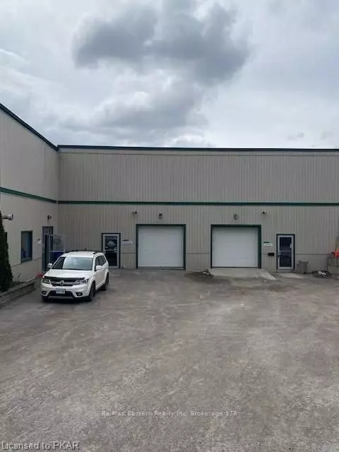 Peterborough Central, ON K9J 5R2,910 HIGH ST #14