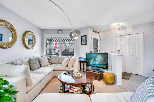 Chestermere, AB T1X 1G8,115 WEST LAKEVIEW Passage