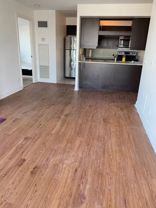 Toronto E09, ON M1P 0B2,70 Town Centre CT #1402