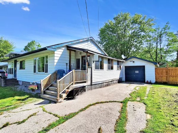 Georgina, ON L0E 1N0,121 Sunkist RD