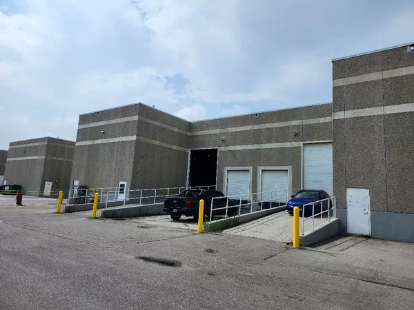 Vaughan, ON L4L 9R5,10 Westcreek DR #12-15