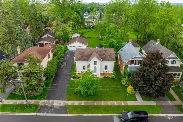 Kawartha Lakes, ON K9V 3T7,8 Regent ST