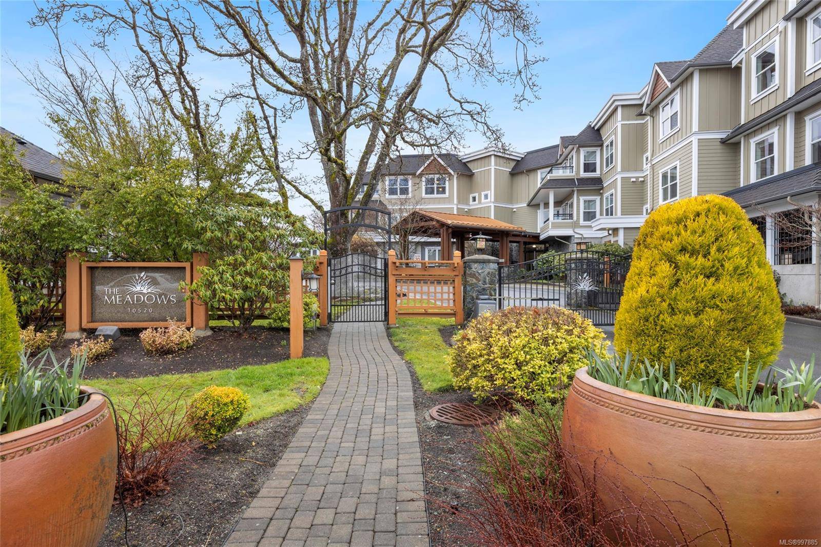 10520 McDonald Park Rd #108, Sidney, BC V8L 0A3