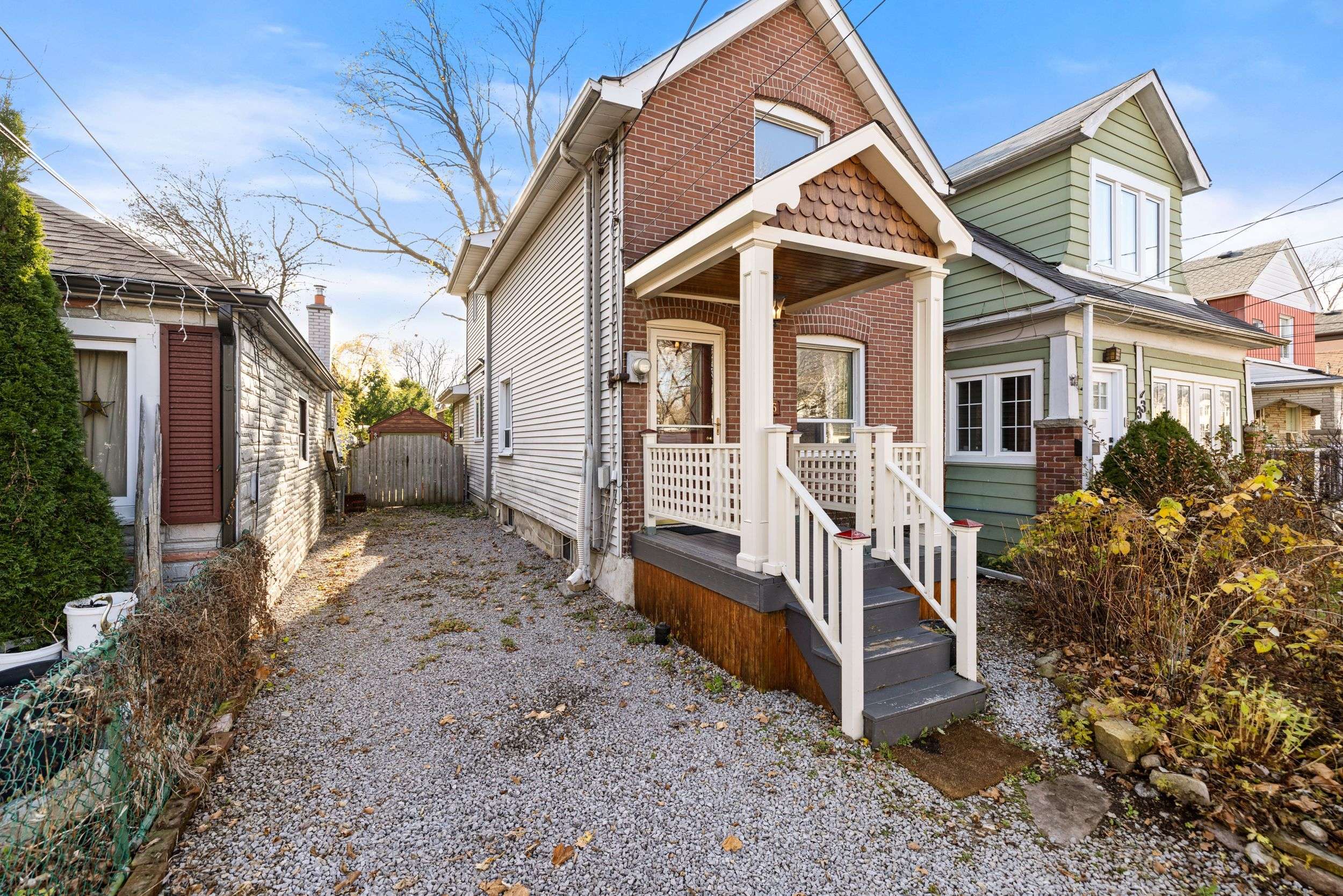Toronto E03, ON M4C 2P7,35 Cambrai AVE