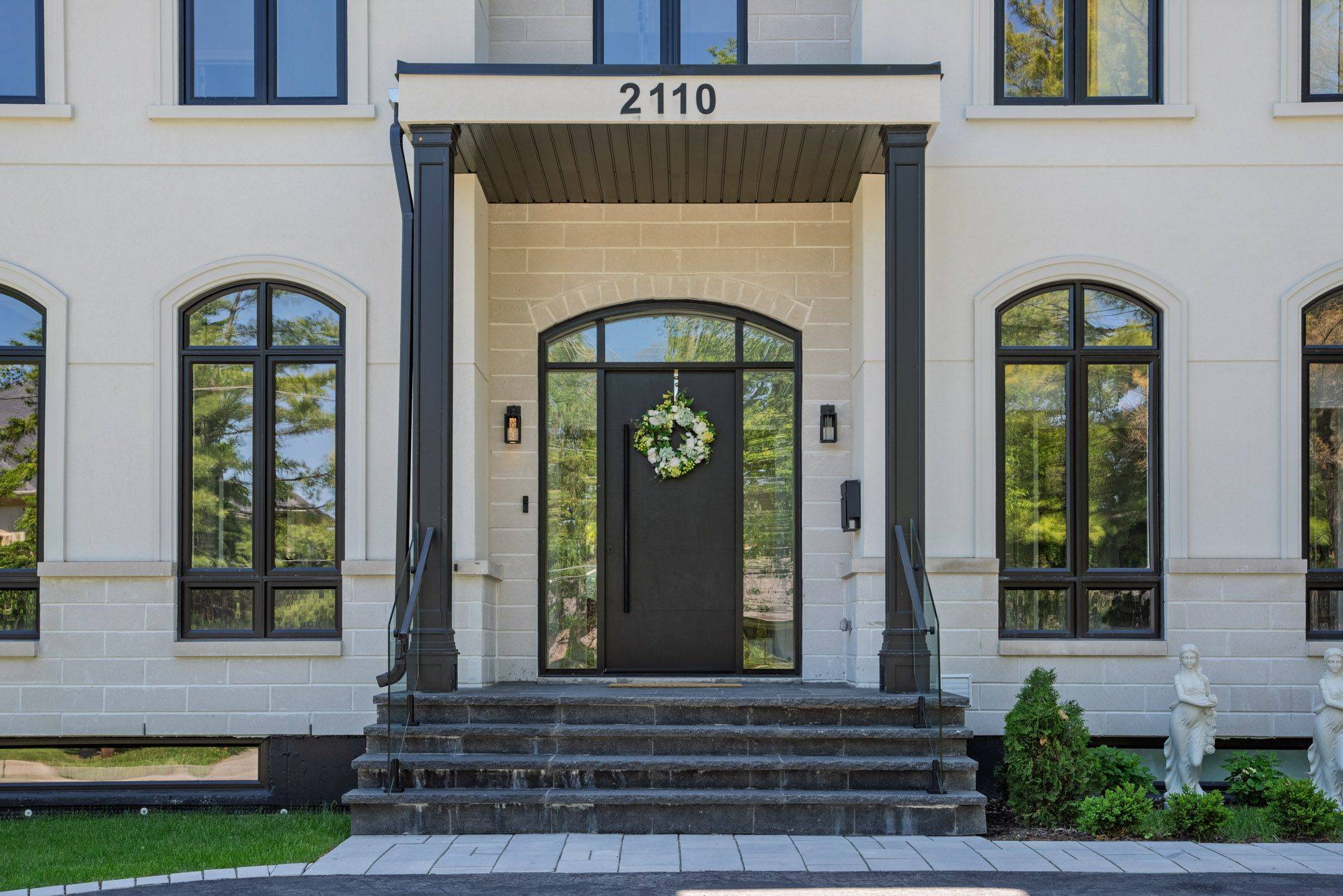 Mississauga, ON L5H 3J1,2110 Stonehouse CRES