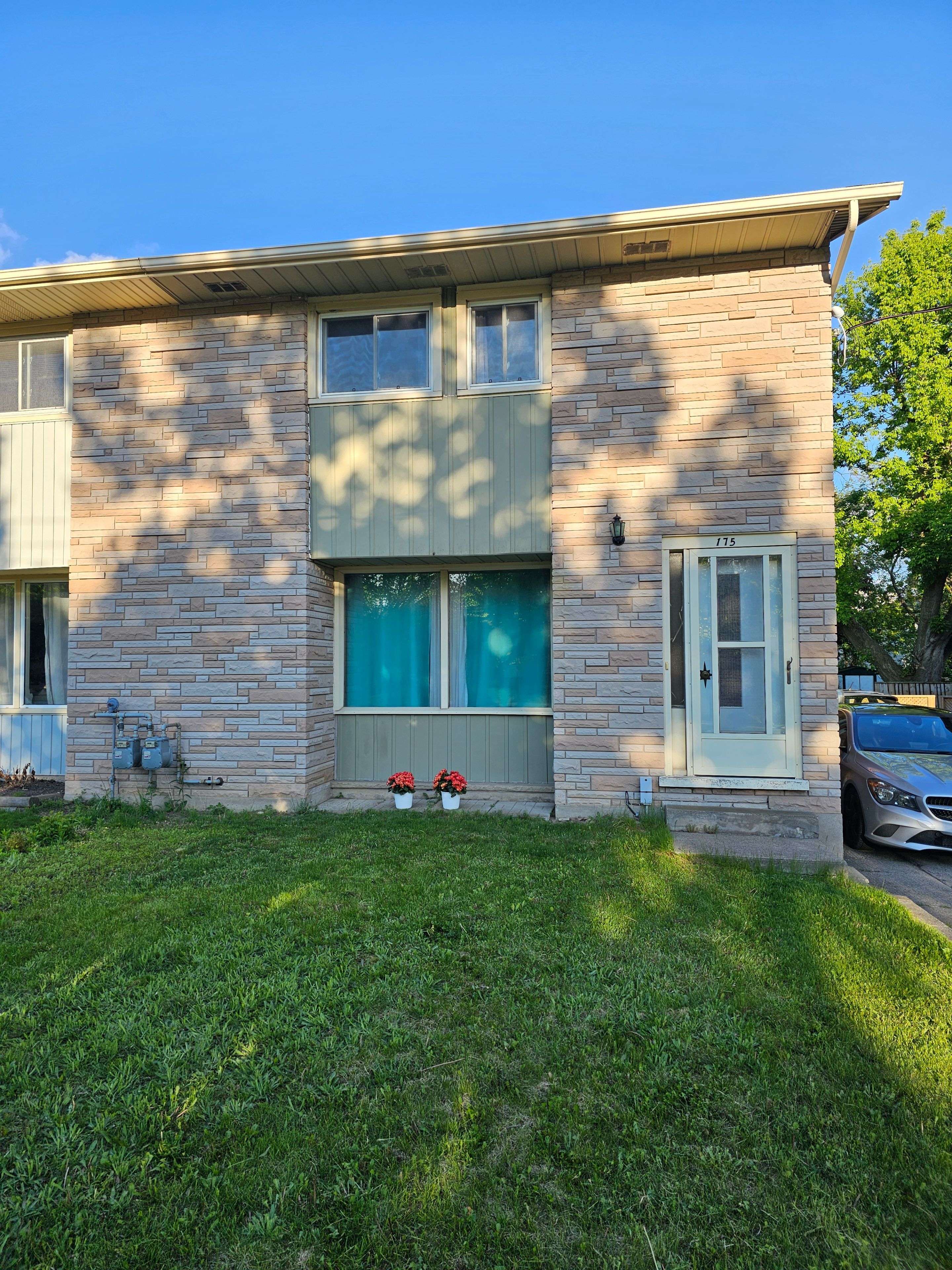 Kitchener, ON N2C 1P3,175 Fourth AVE