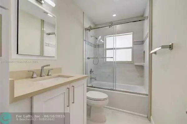 Lake Worth Beach, FL 33460,414 S Ocean Breeze