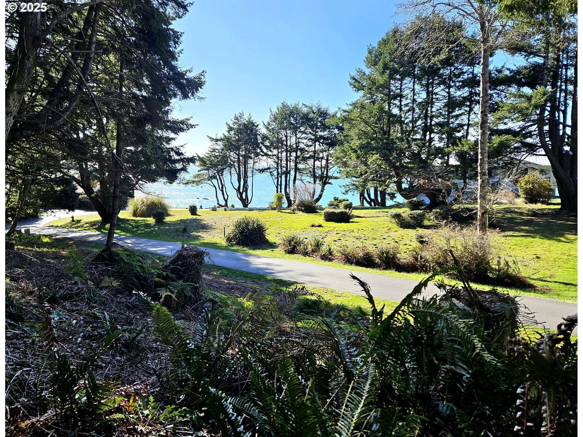 Deer Park DR, Brookings, OR 97415